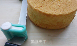 草莓奶油蛋糕的做法步骤：1