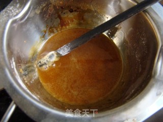 焦糖葡萄干蛋糕的做法步骤：1