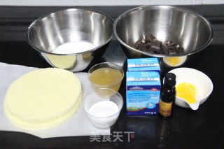 巧克力慕斯蛋糕的做法步骤：1