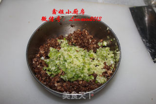 猪肉胡萝卜馅饺子的做法步骤：9