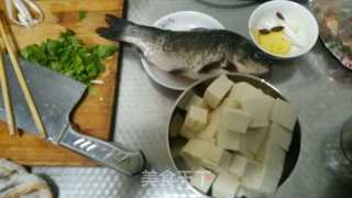 鲫鱼豆腐汤的做法步骤：1