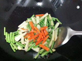 藕条炒豆角的做法步骤：7