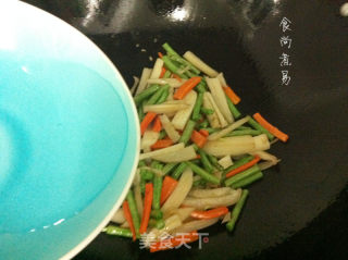 藕条炒豆角的做法步骤：8