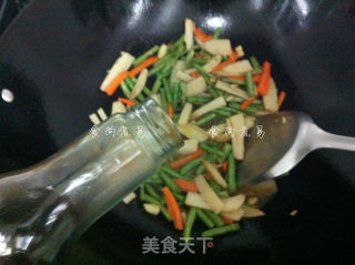 藕条炒豆角的做法步骤：10