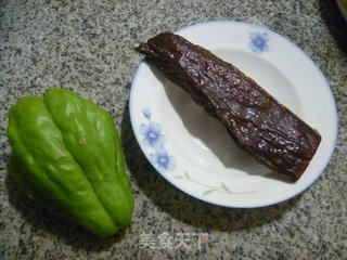 酱肉炒佛手瓜的做法步骤：1