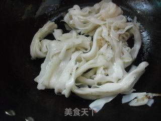 海米炒米粉的做法步骤：3