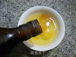 香干紫洋葱炒鸡蛋的做法步骤：2