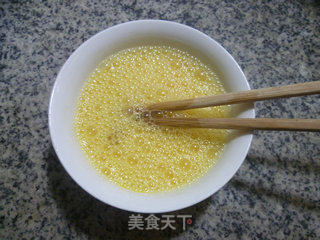香干紫洋葱炒鸡蛋的做法步骤：3