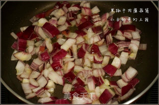 黑椒牛肉蘑菇酱的做法步骤：4