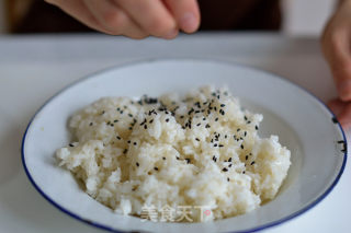 黑芝麻米饼的做法步骤：1