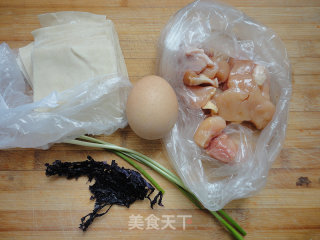 鸡肉小馄饨的做法步骤：1