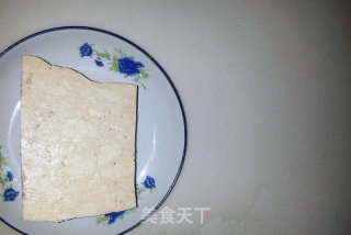 韭菜烧豆腐的做法步骤：1