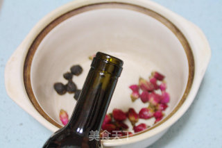玫瑰红酒梨的做法步骤：3