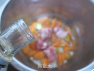 当季简易快手菜——胡萝卜炖排骨的做法步骤：4