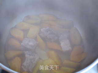 当季简易快手菜——胡萝卜炖排骨的做法步骤：6