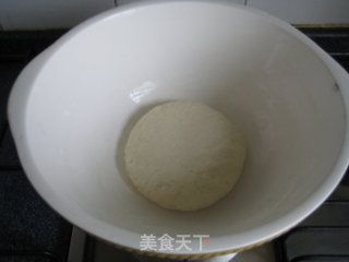 猪肉大葱锅贴的做法步骤：2