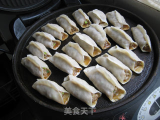 猪肉大葱锅贴的做法步骤：18