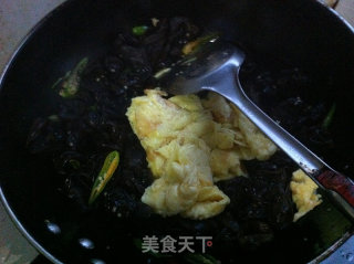 双椒木耳炒蛋的做法步骤：7
