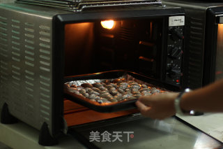 蒜蓉烤花甲的做法步骤：2