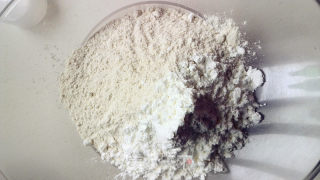 荞麦戚风蛋糕的做法步骤：2