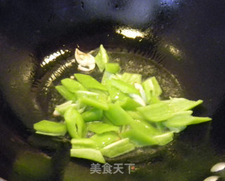 尖椒炒干豆腐的做法步骤：5