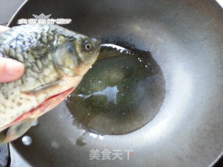 酱烧鲫鱼的做法步骤：4