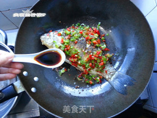酱烧鲫鱼的做法步骤：8