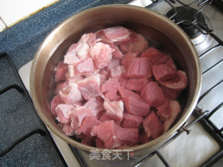 蕃茄牛腩的做法步骤：1