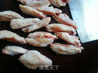 鸡翅干煸豆腐干的做法步骤：1
