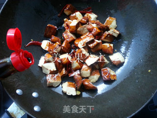 鸡翅干煸豆腐干的做法步骤：8