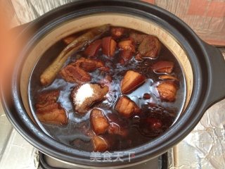 超简易版红烧肉的做法步骤：6