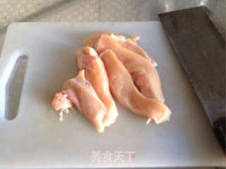 溜鸡肉段的做法步骤：1