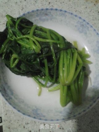 翡翠配白玉（凉拌菠菜金针菇）的做法步骤：3