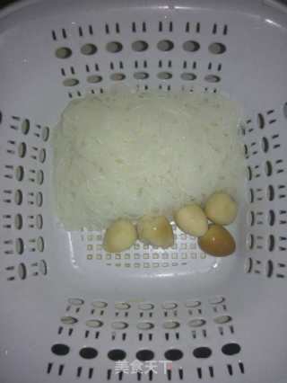 西葫芦炒粉丝的做法步骤：2