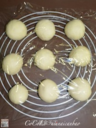 私菜食谱经－－牛奶餐包【手工版】的做法步骤：25