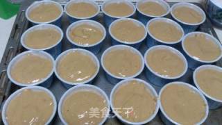 万圣节鬼脸纸杯蛋糕的做法步骤：6