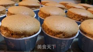 万圣节鬼脸纸杯蛋糕的做法步骤：8