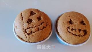 万圣节鬼脸纸杯蛋糕的做法步骤：9