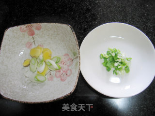 鱼头粉丝汤的做法步骤：2