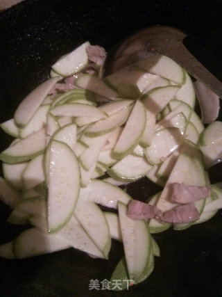 西葫芦炒肉的做法步骤：4