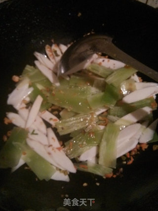 莴笋炒山药的做法步骤：9