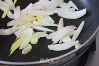 【XO酱爆五彩鱿鱼花】的做法步骤：17