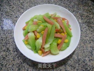玉米粒火腿肠炒菜梗的做法步骤：10