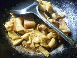 豆结烧五花肉的做法步骤：11