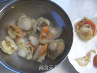 西芹炒鲜贝的做法步骤：1