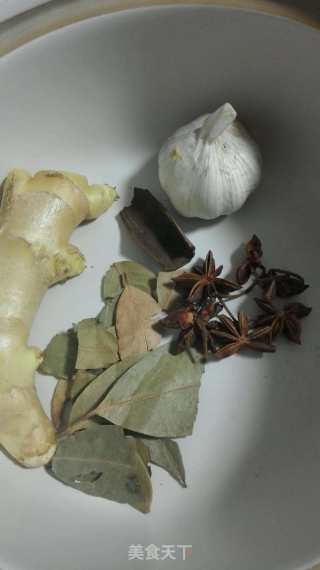 传统红烧肉的做法步骤：1