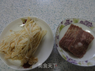 培根金针菇卷的做法步骤：1
