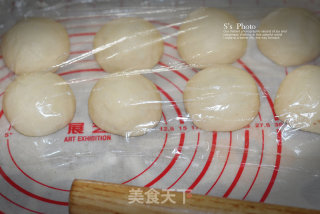 花儿豆沙面包的做法步骤：8