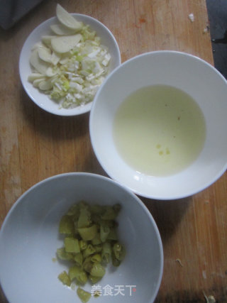 辣到嘴颤——泡椒鸭肠的做法步骤：2