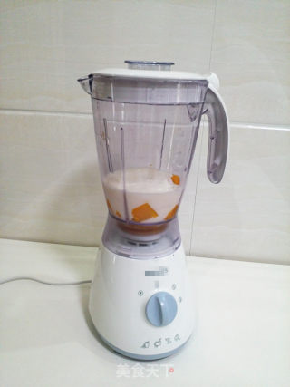 芒果酸奶饮 【MANGO LASSIS】的做法步骤：3